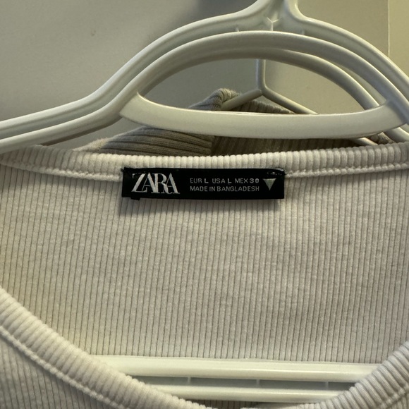 ZARA- White Buttonup Sweater - Picture 2 of 3